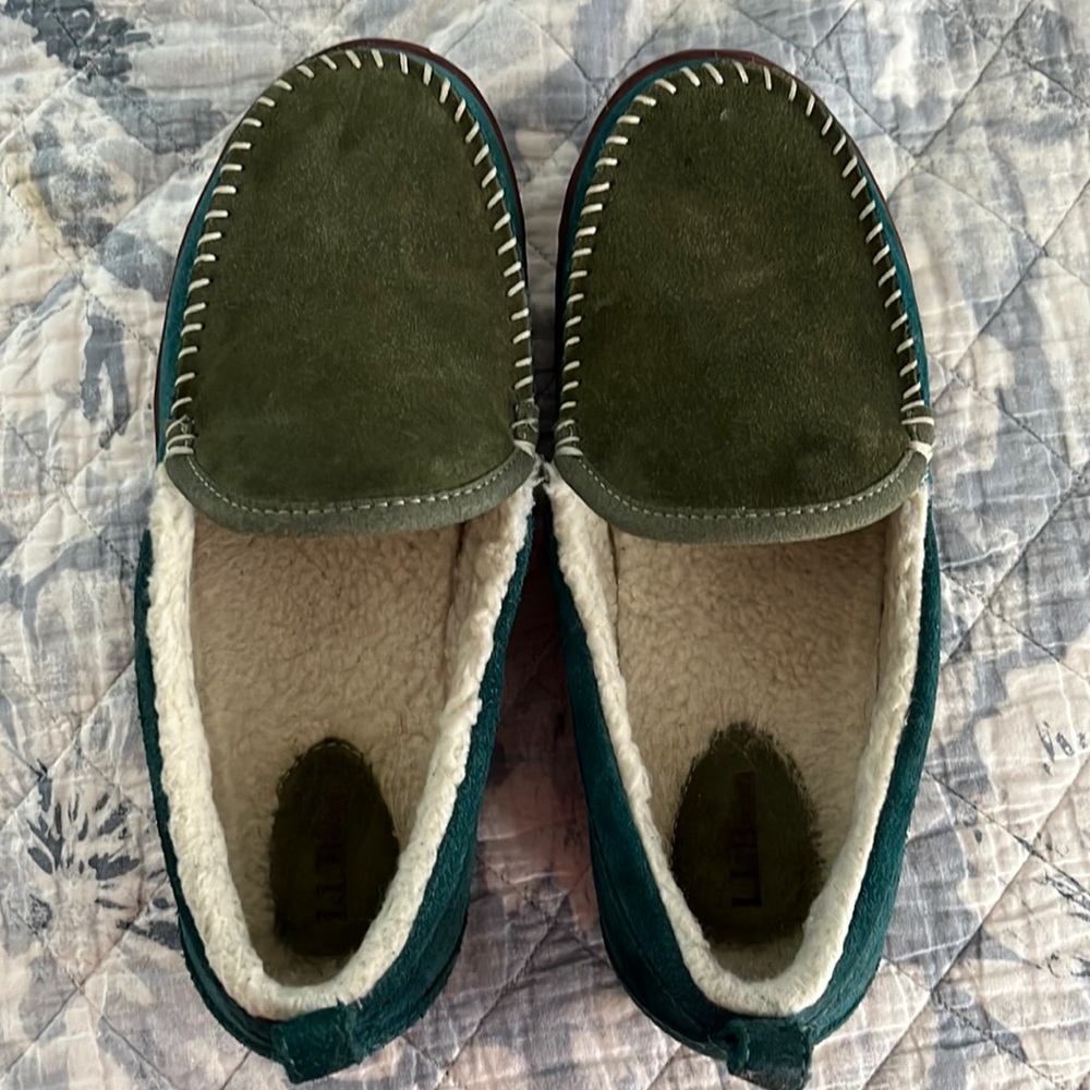 LL Bean women’s size 9 slipper.